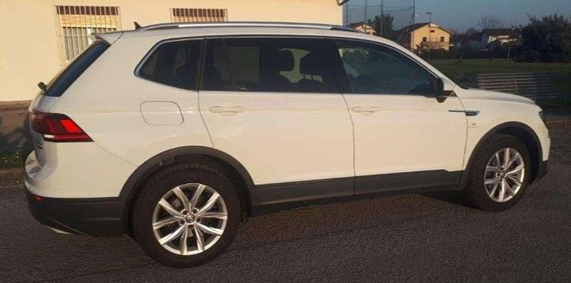 Begagnad VW Tiguan Allspace 150 HK (110 kW) 2019 Vit SUV