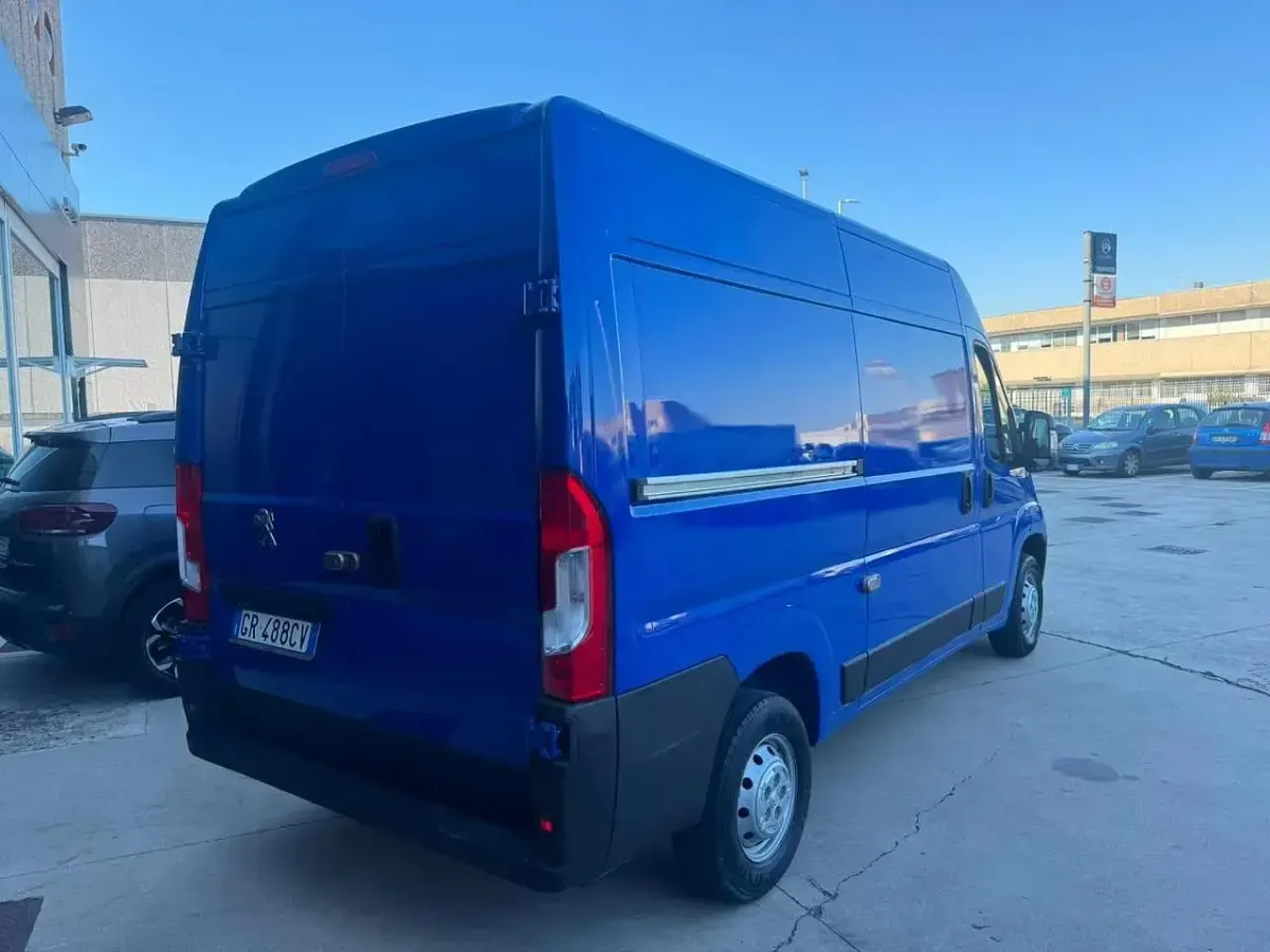 Usata Peugeot Boxer 140 CV (102 kW) 2023 Blu Furgone
