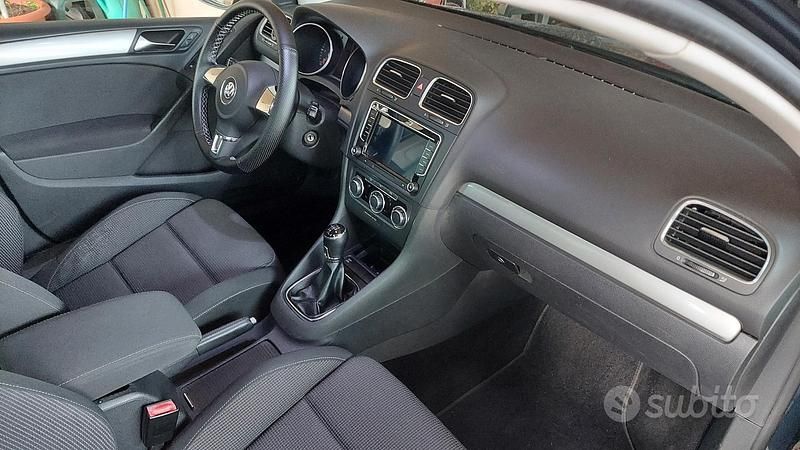 Usata VW Golf VI 110 CV (80 kW) 2009 Blu Utilitaria