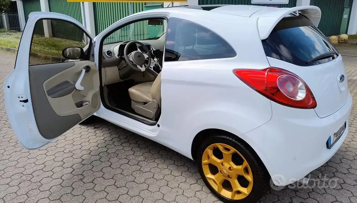 Usata Ford Ka Titanium 75 CV (55 kW) 2012 Bianco Utilitaria