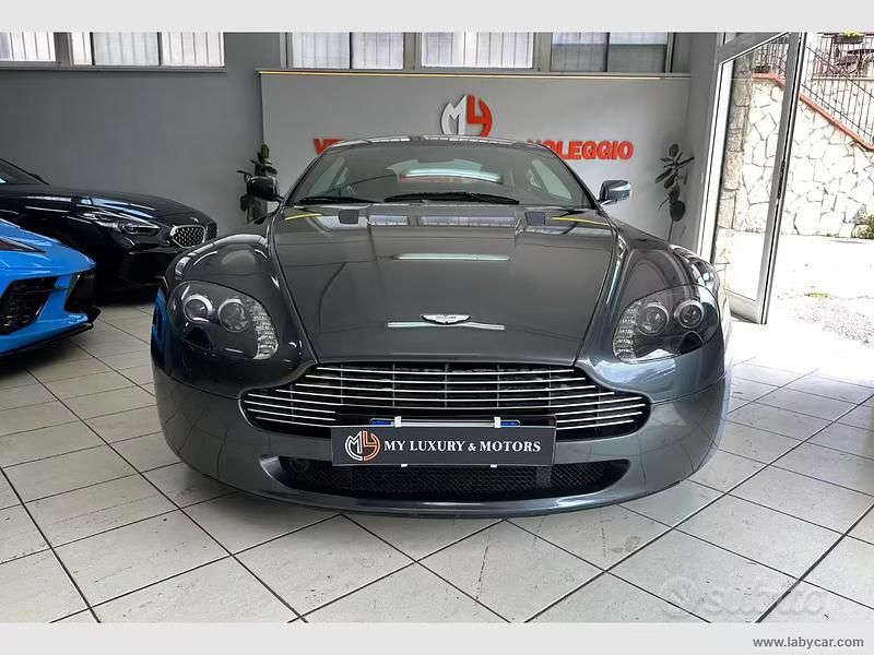 Usata Aston Martin V8 Vantage 385 CV (283 kW) 2006 Grigio Coupé