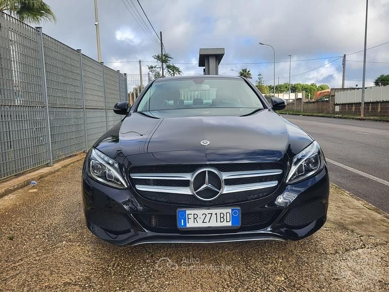 Usata Mercedes C220 Elegance 170 CV (125 kW) 2018 Nero Berlina