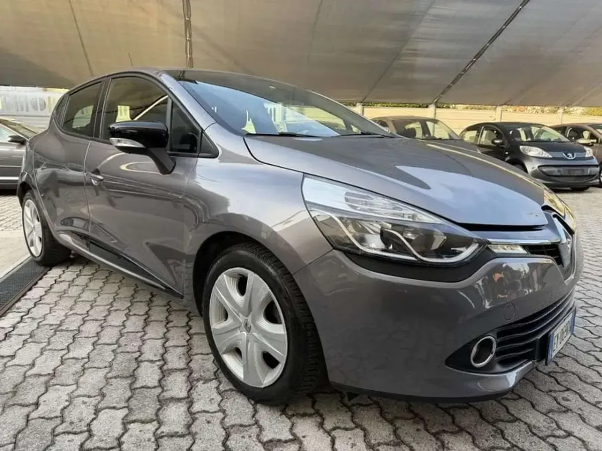 Usata Renault Clio IV SE 73 CV (53 kW) 2015 Grigio Berlina