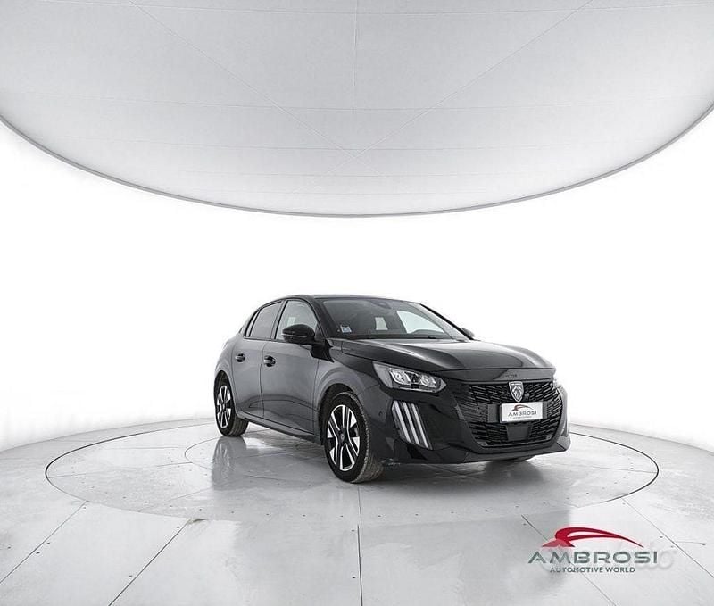 Usata Peugeot 208 Allure 101 CV (74 kW) 2025 Nero Utilitaria