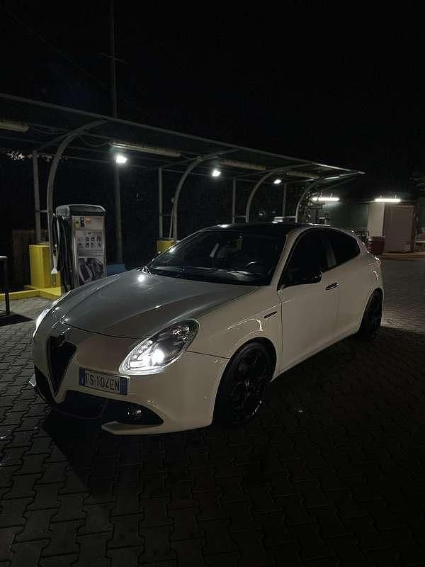 Usata Alfa Romeo Giulietta 120 CV (88 kW) 2018 Utilitaria