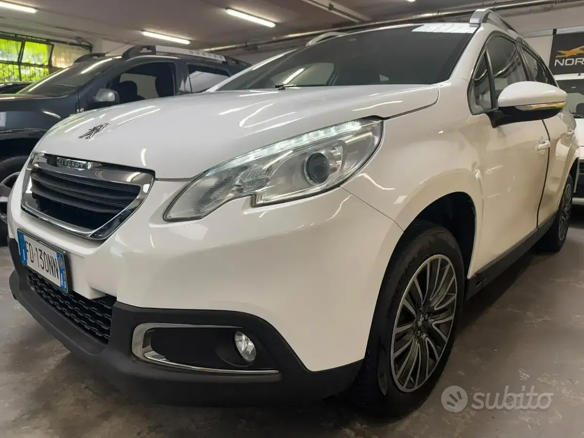 Usata Peugeot 2008 Active 82 CV (60 kW) 2016 Bianco SUV