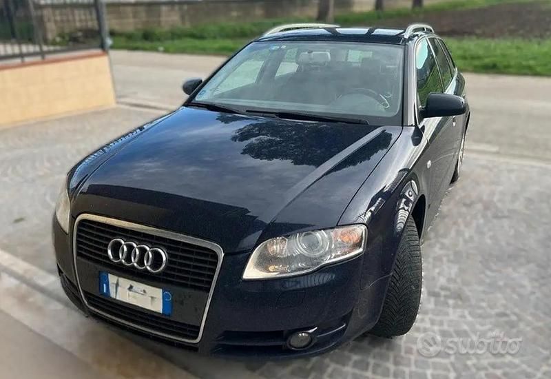 Usata Audi A4 Ambiente 140 CV (102 kW) 2004 Blu/azzurro Station wagon