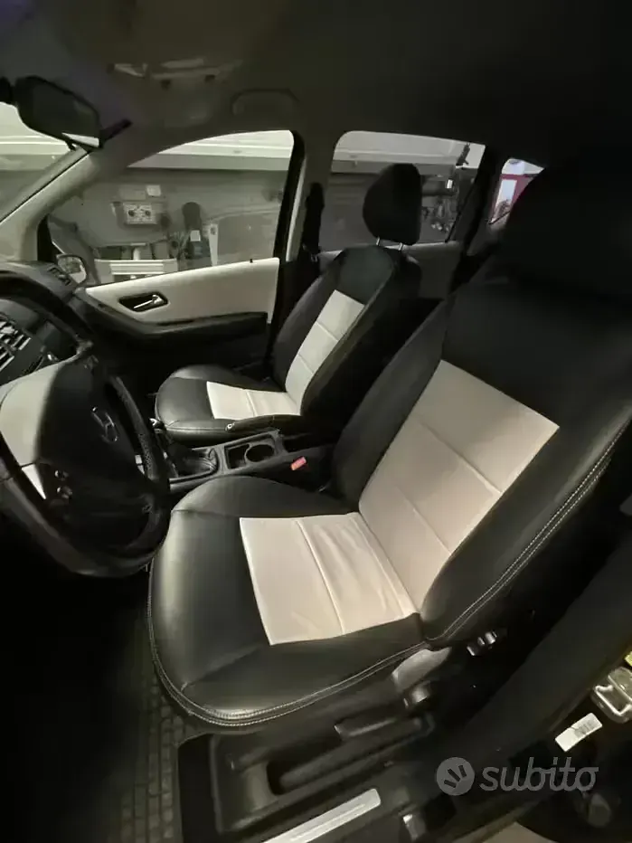 Usata Mercedes A180 109 CV (80 kW) 2007 Nero Berlina