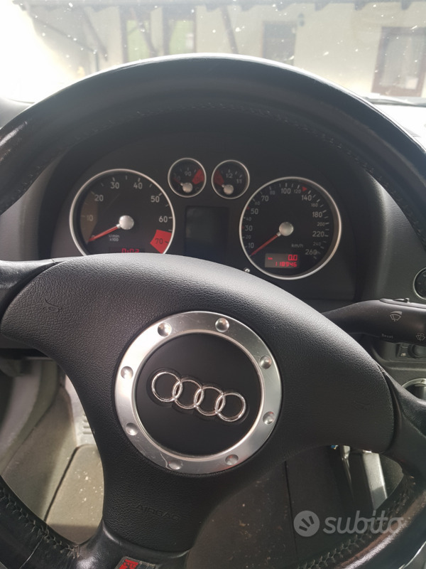 Usato 1999 Audi TT 1.8 Benzin 225 CV (15.500 €)