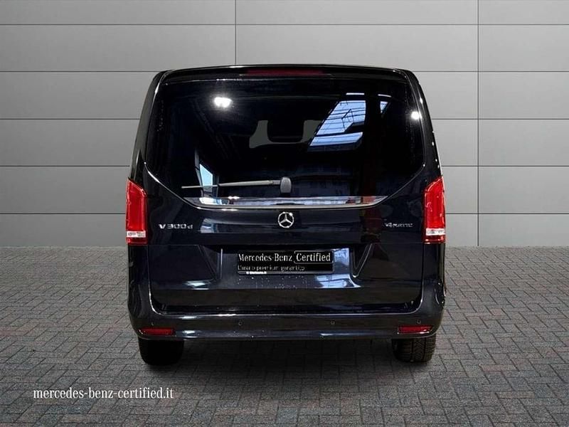 Usata Mercedes V300 Premium 237 CV (174 kW) 2023 Nero ossidiana Monovolume