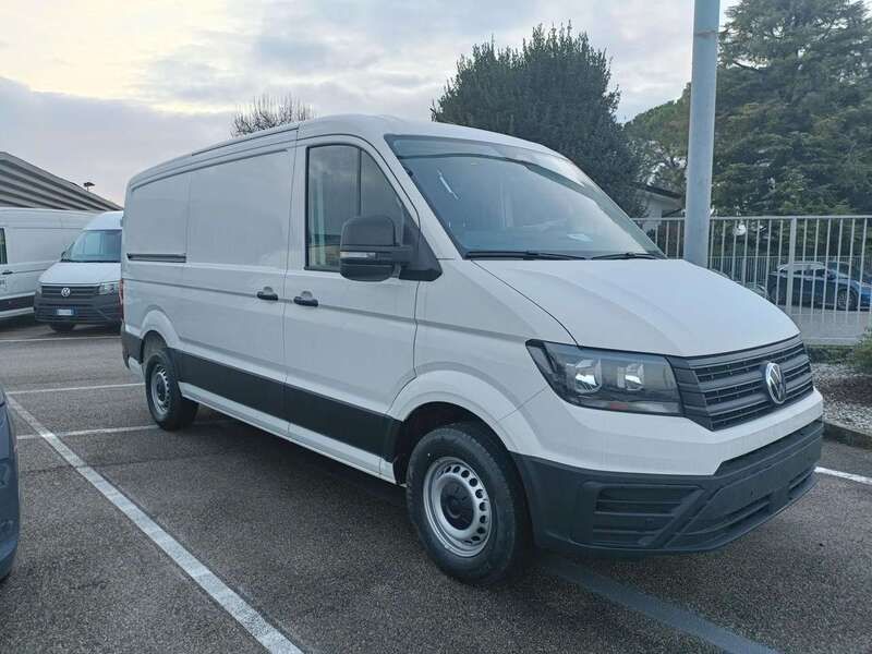Usata VW Crafter 140 CV (102 kW) 2024 Bianco candy Furgone