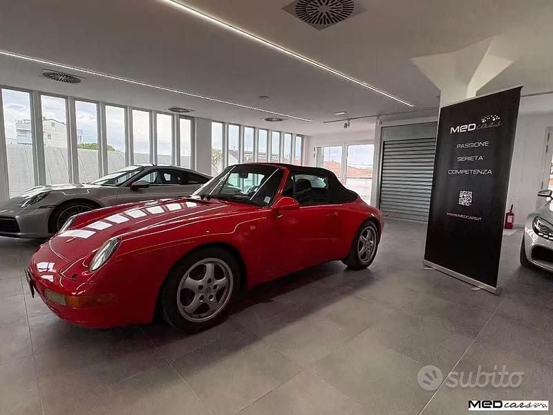 Usata Porsche 911 Carrera Cabriolet 272 CV (200 kW) 1995 Rosso Cabrio