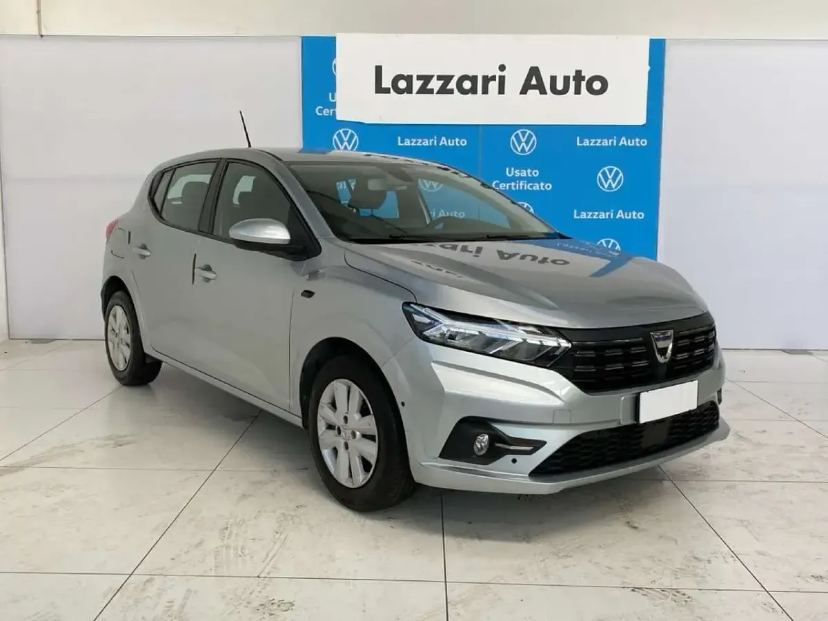 Begagnad Dacia Sandero Comfort 67 HK (49 kW) 2022 Silver Halvkombi