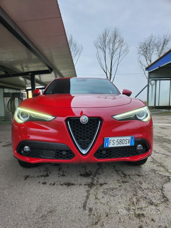 Usata Alfa Romeo Stelvio 210 CV (154 kW) 2018 Rosso SUV