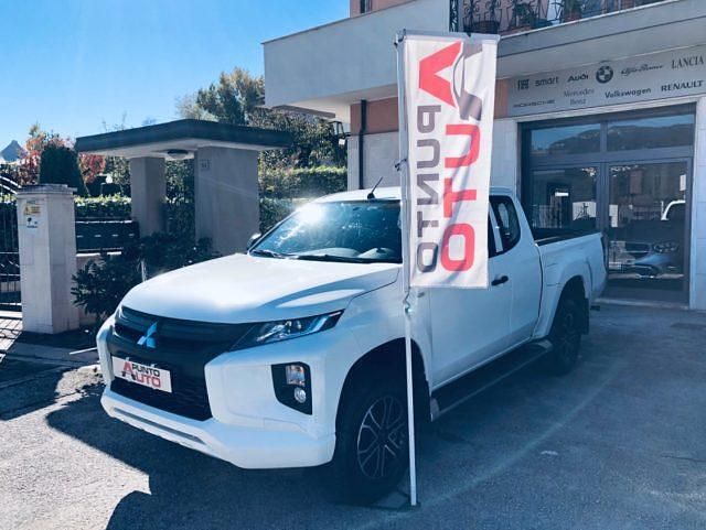 Usata Mitsubishi L200 Invite 150 CV (110 kW) 2022 Bianco Pick-up