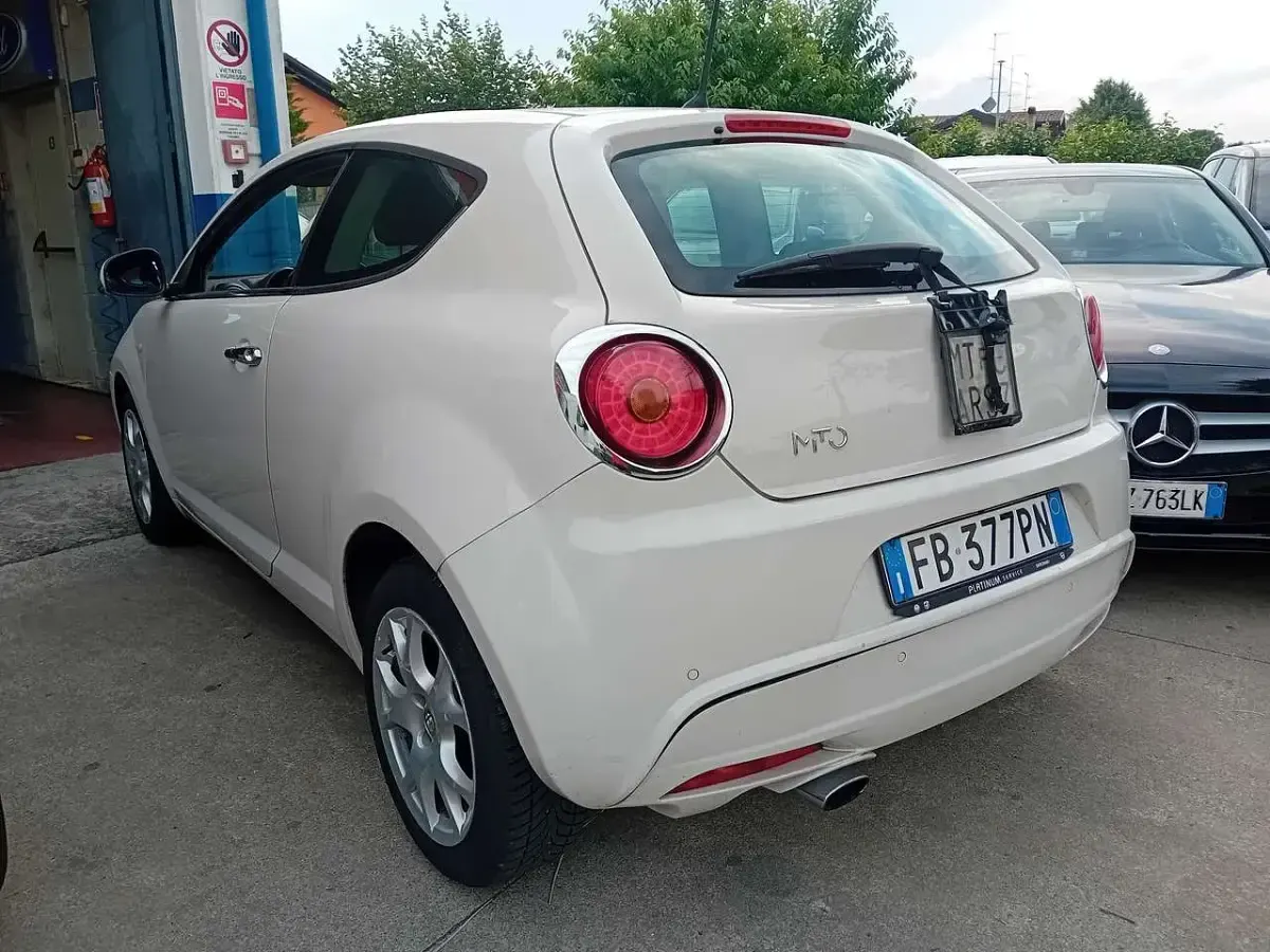 Usata Alfa Romeo MiTo 79 CV (58 kW) 2015 Bianco Utilitaria