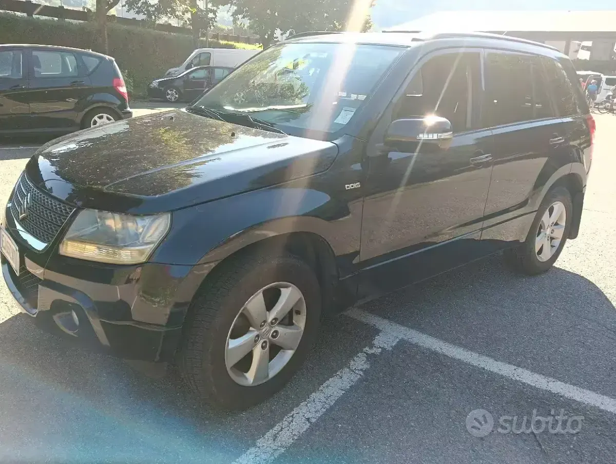 Usata Suzuki Vitara 129 CV (94 kW) 2011 Nero Station wagon