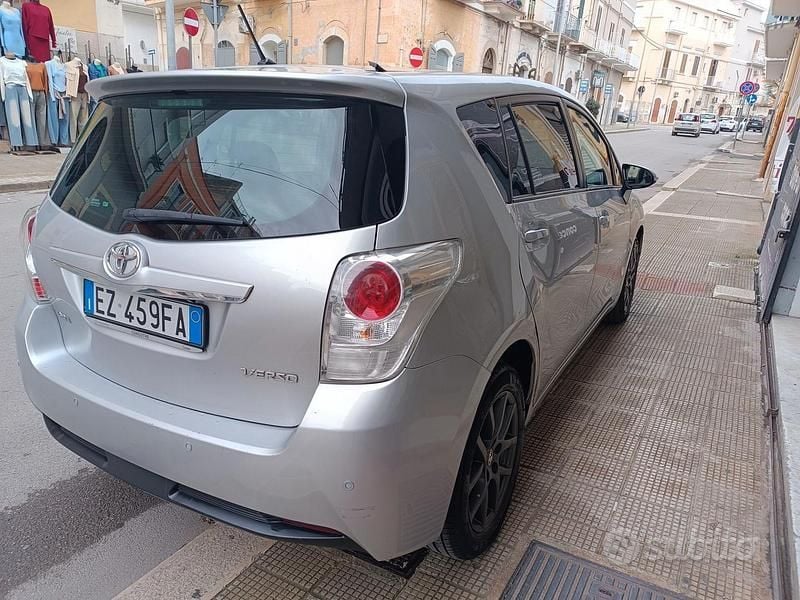 Usata Toyota Verso Style 111 CV (81 kW) 2015 Grigio Monovolume
