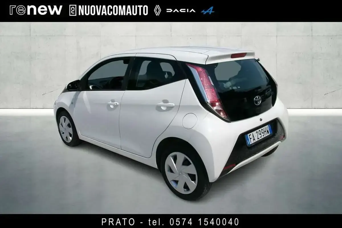 Usata Toyota Aygo X-play 69 CV (50 kW) 2015 Bianco Utilitaria