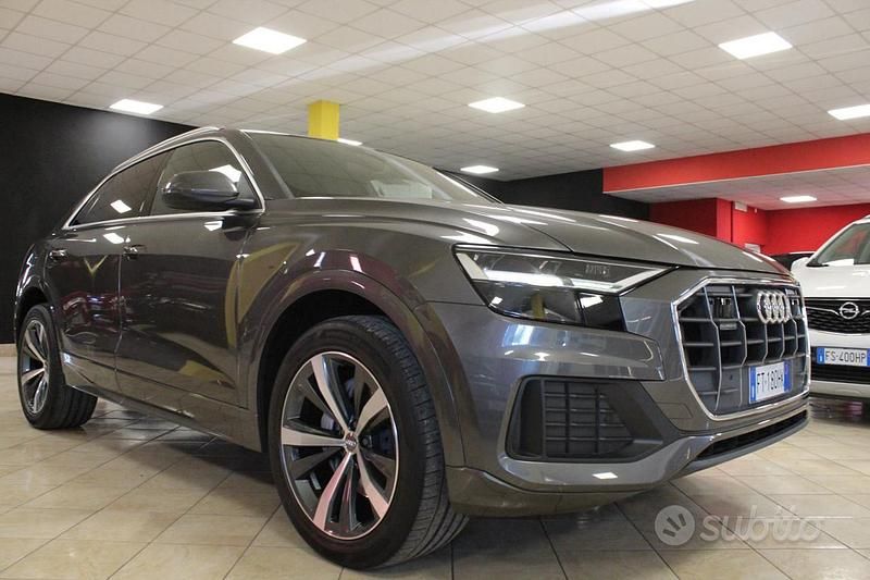 Usata Audi Q8 Ambiente 286 CV (210 kW) 2019 Grigio SUV