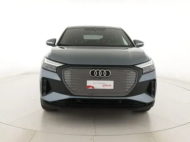 Usata Audi Q4 Sportback e-tron Business 150 kW (204 CV) 2023 Blu geyser metallizzato SUV
