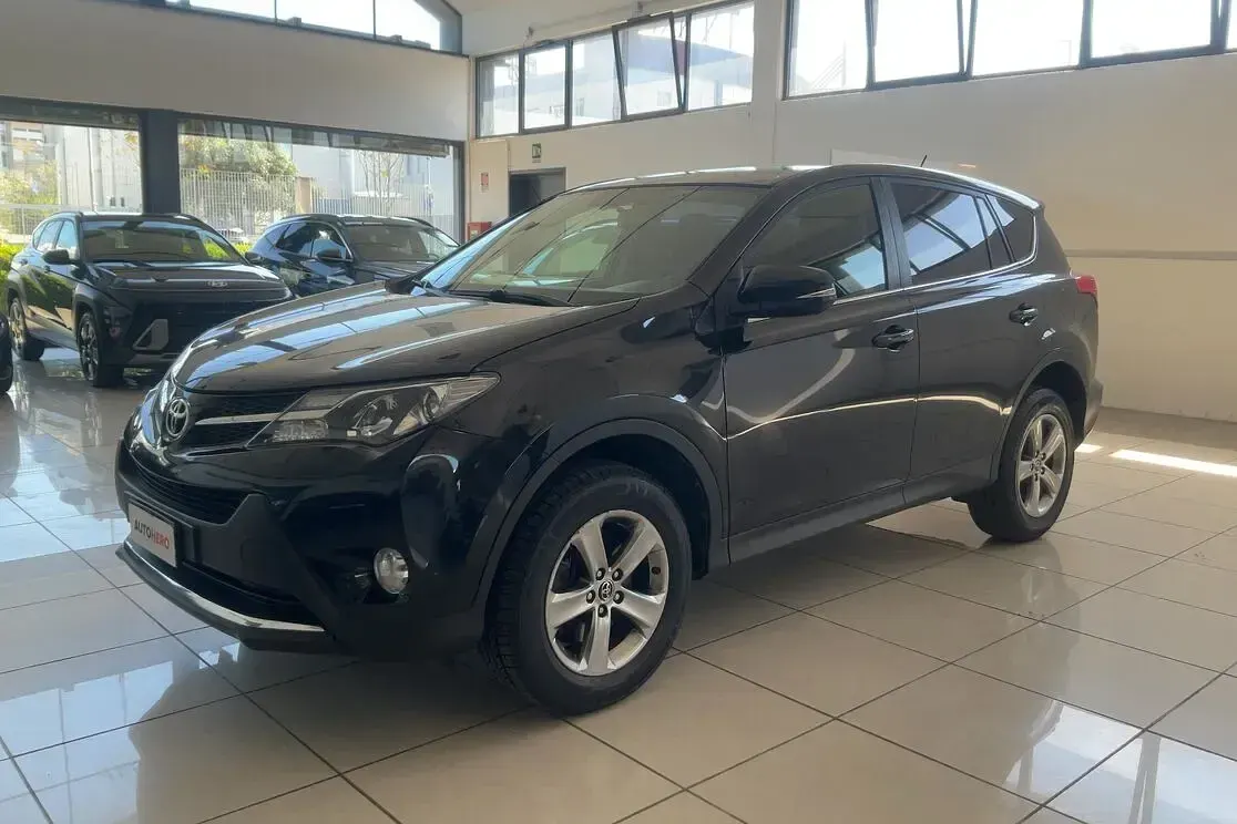 Second-hand Toyota RAV4 Active 125 CP (91 kW) 2015 SUV
