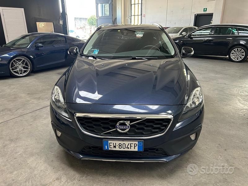 Usata Volvo V40 CC Momentum 115 CV (84 kW) 2014 Blu Station wagon