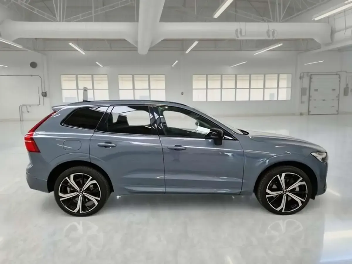 Usata Volvo XC60 Plus 253 CV (186 kW) 2023 Grigio SUV