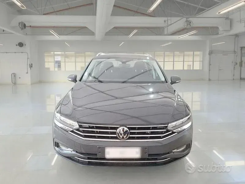 Usata VW Passat 149 CV (109 kW) 2021 Grigio Station wagon