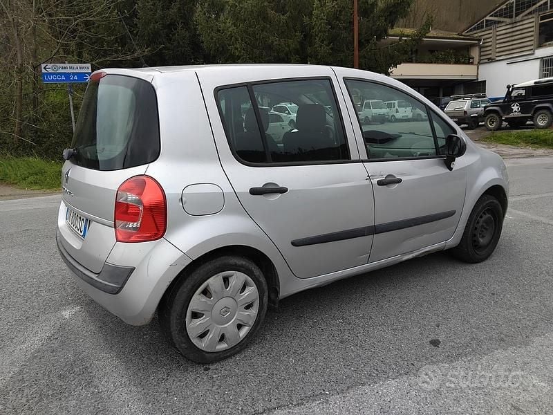 Usata Renault Modus 75 CV (55 kW) 2008 Grigio Monovolume