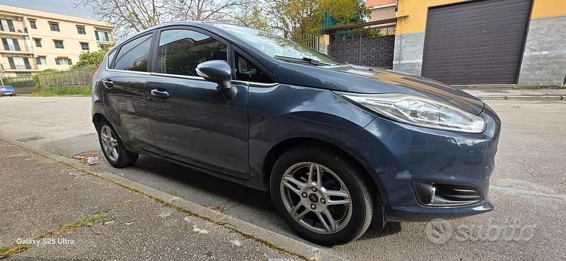 Usata Ford Fiesta 92 CV (67 kW) 2013 Utilitaria