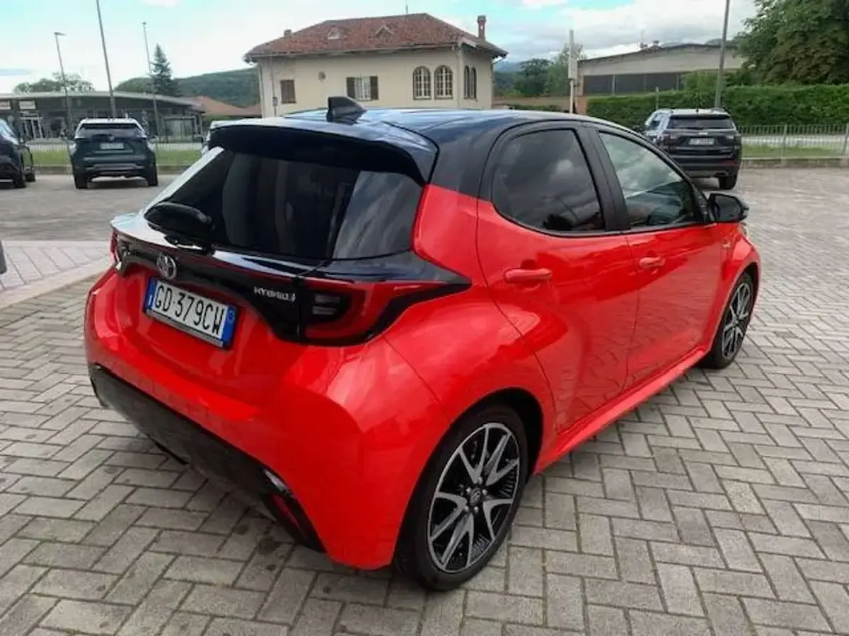 Usata Toyota Yaris Hybrid Edition 116 CV (85 kW) 2021 Rosso Berlina