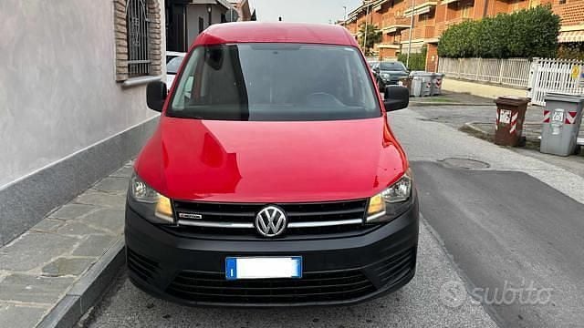 Usata VW Caddy Comfortline 122 CV (89 kW) 2017 Rosso Monovolume