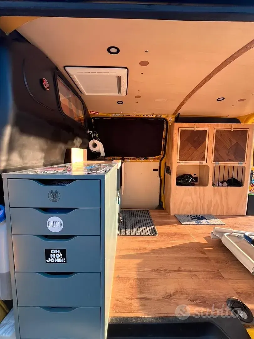 Begagnad VW Transporter 2008 Gul Van