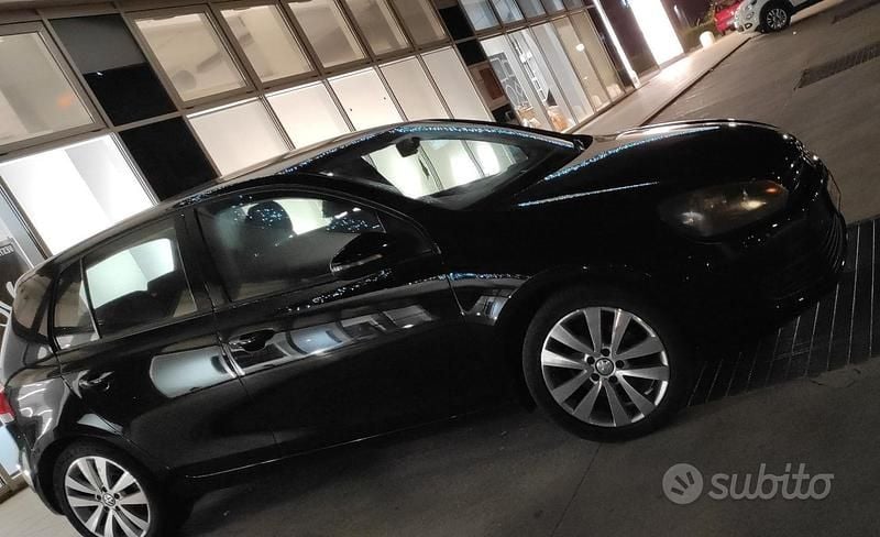 Usata VW Golf VII Trendline 105 CV (77 kW) 2012 Berlina