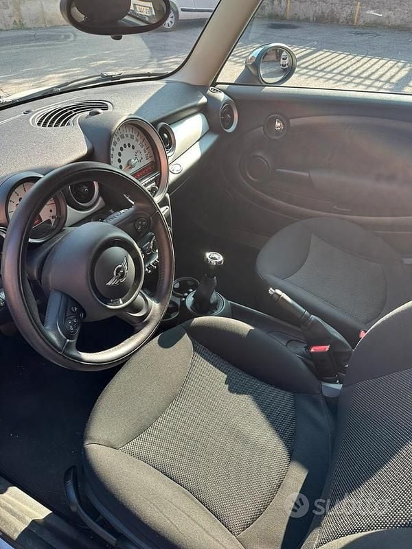 Usata Mini Cooper D 112 CV (82 kW) 2014 Bianco Utilitaria