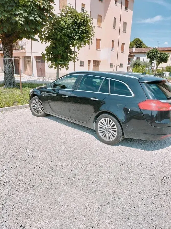 Usata Opel Insignia 140 CV (102 kW) 2012 Berlina