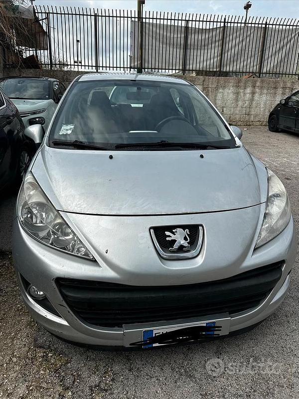 Usata Peugeot 207 73 CV (53 kW) 2011 Grigio Utilitaria