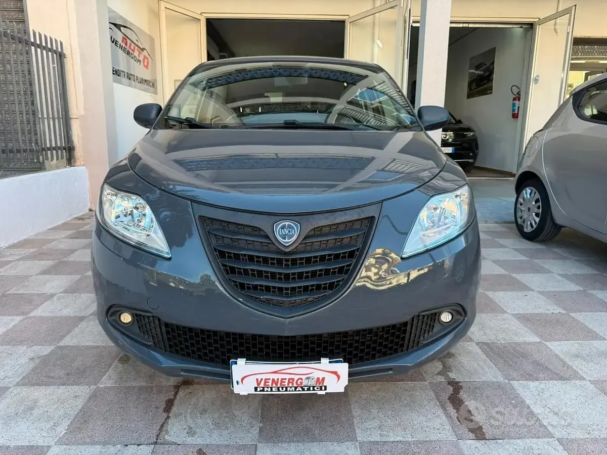 Usata Lancia Ypsilon S 69 CV (50 kW) 2014 Grigio Utilitaria