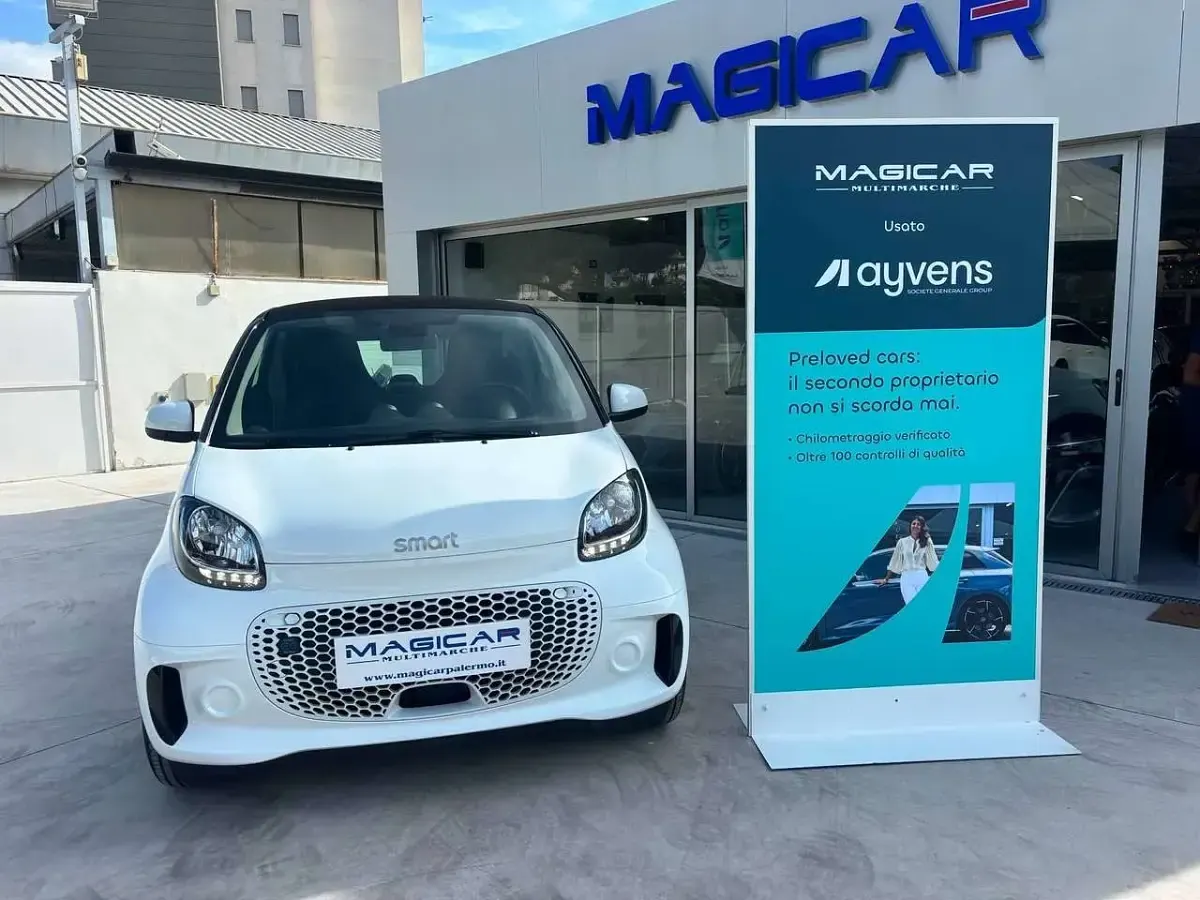 Usata Smart ForTwo Coupé Passion 41 kW (56 CV) 2022 Bianco Utilitaria