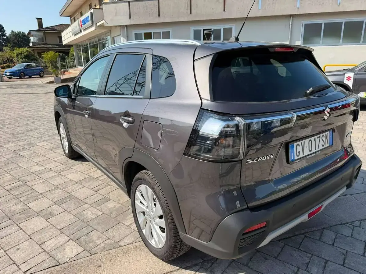 Usata Suzuki SX4 S-Cross 129 CV (94 kW) 2024 Grigio SUV