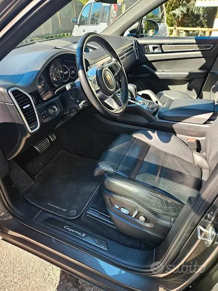 Usata Porsche Cayenne 2019 Grigio SUV