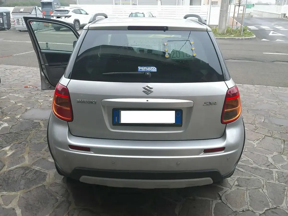Begagnad Suzuki SX4 GLX 120 HK (88 kW) 2013 Grå SUV