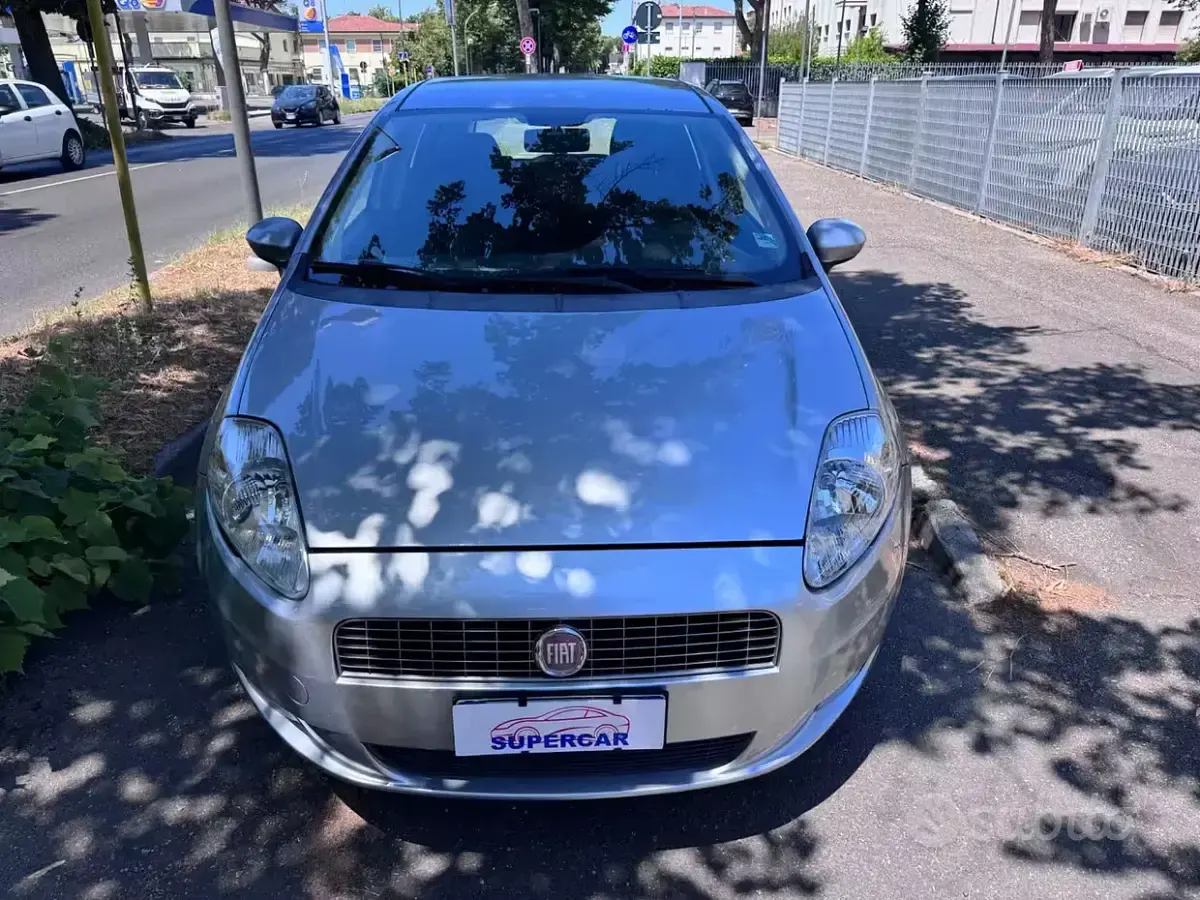 Usata Fiat Punto Dynamic 69 CV (50 kW) 2009 Grigio Utilitaria