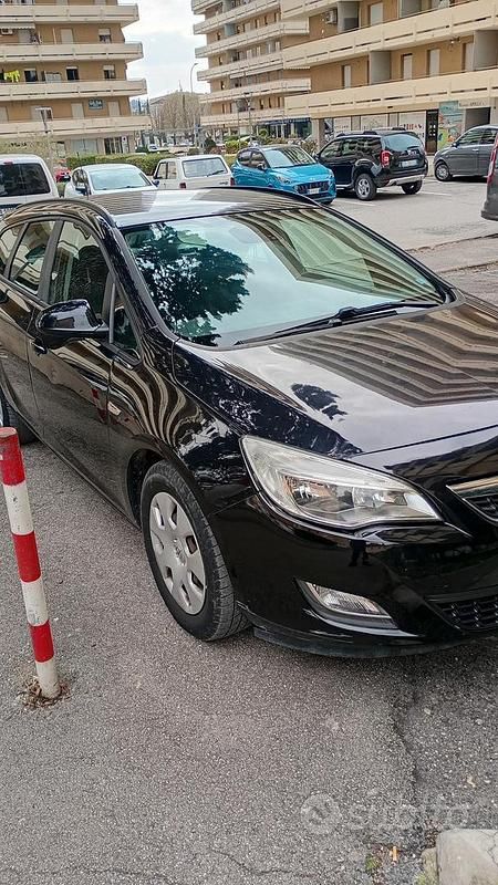 Usata Opel Astra 2011 Nero Station wagon
