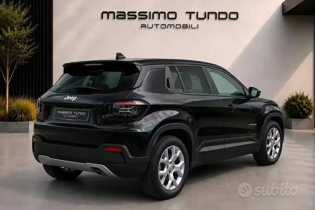 Usata Jeep Avenger Altitude 101 CV (74 kW) 2024 Nero SUV