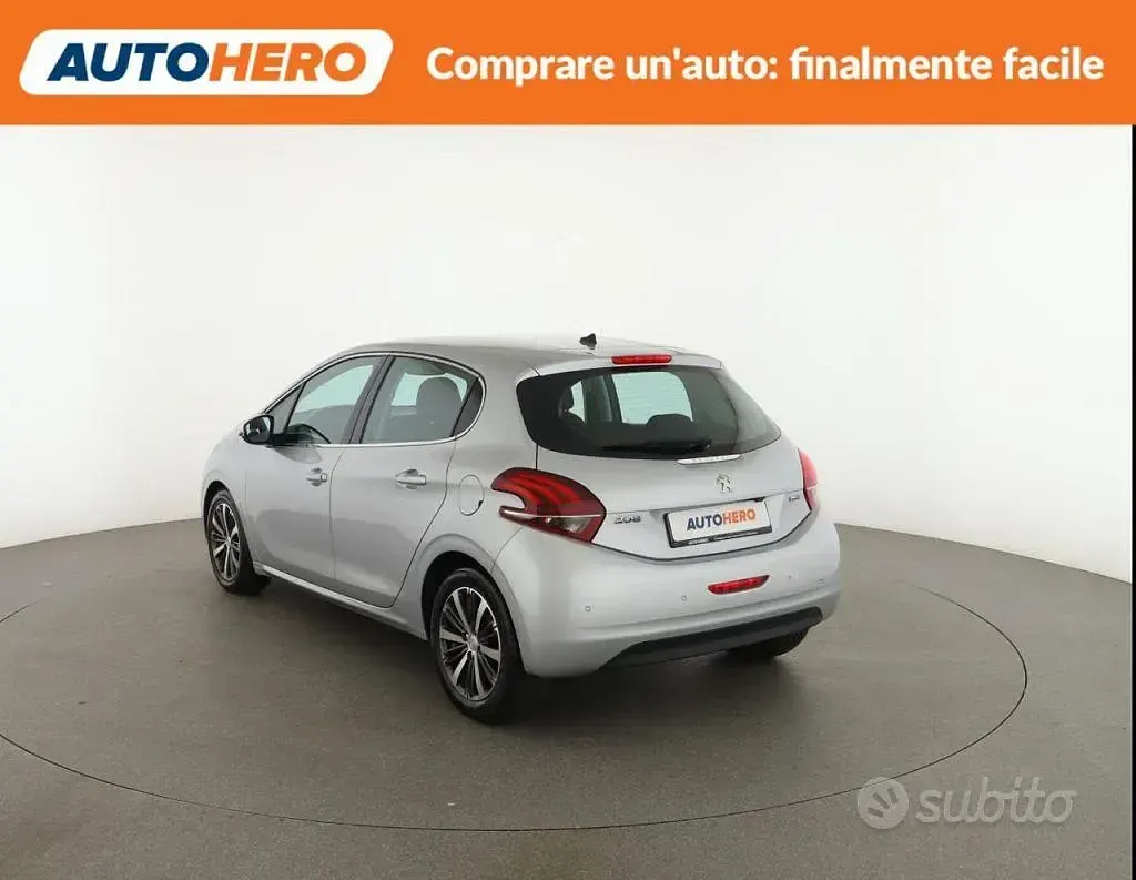 Usata Peugeot 208 101 CV (74 kW) 2016 Grigio Utilitaria