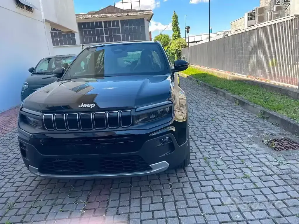 Nuova Jeep Avenger Longitude 101 CV (74 kW) 2026 Nero SUV