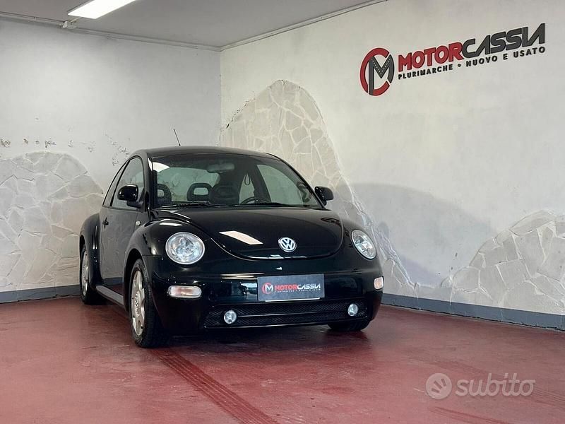 Usata VW New Beetle 90 CV (66 kW) 1999 Nero Utilitaria
