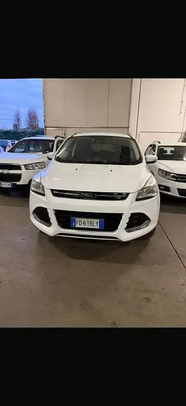 Usata Ford Kuga Titanium 120 CV (88 kW) 2016 Bianco SUV